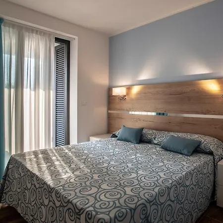 Hotel apartamentowy Miramare 3*