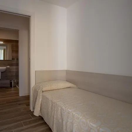 Hotel apartamentowy Miramare 3*
