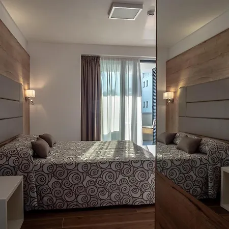 Miramare Lägenhetshotell 4*
