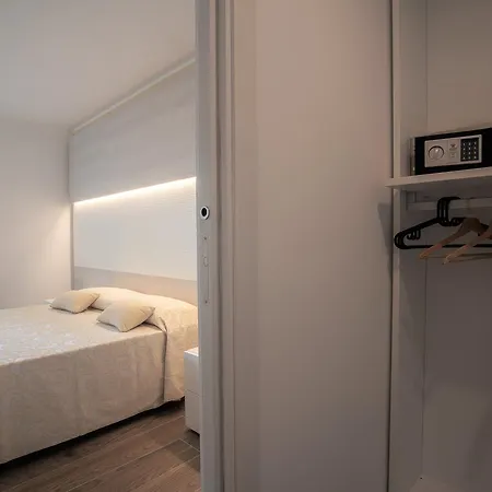 Miramare Aparthotel 4*