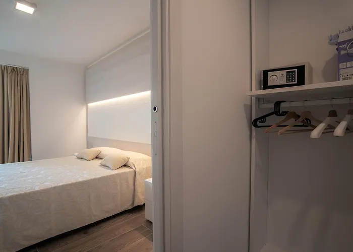 Miramare Lägenhetshotell 4*