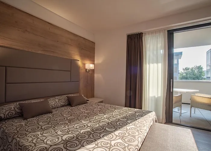 Апарт-готель Miramare 4*